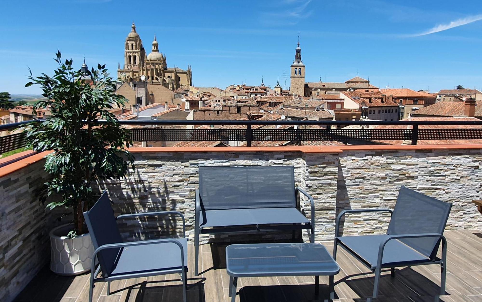 Real Segovia Apartments By Recordis Hotels ภายนอก รูปภาพ